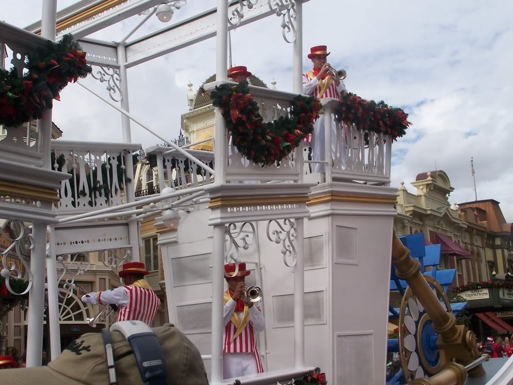 Walt Disney World Christmas Parade Filming Pictures WDWMAGIC